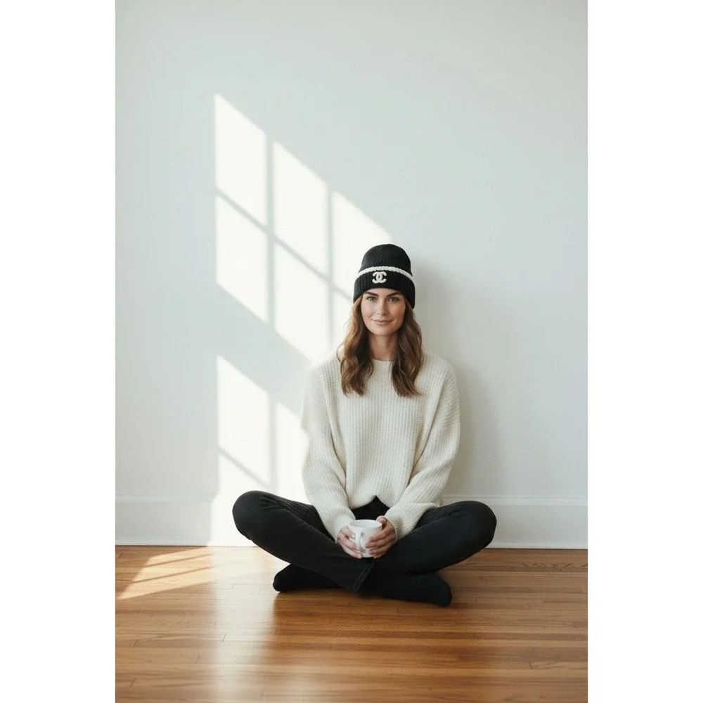Chanel 2022 Cashmere Silk CC Logo Black Ecru Speckled Beanie Hat